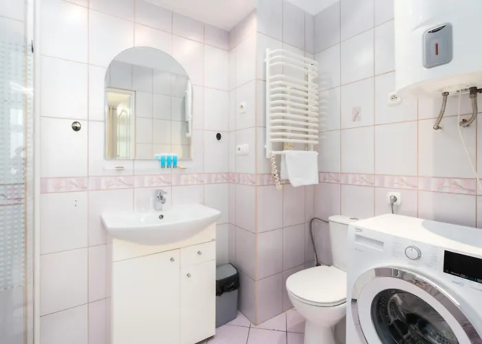 Cracow Old Town By Bookinghost Lejlighed